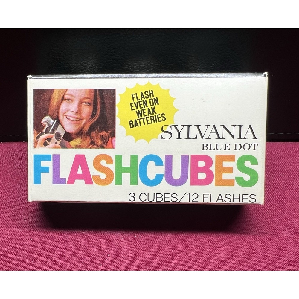 Vintage Camera Flashbulbs Sylvania Flashcubes‎ 3 Cubes/12 Flashes